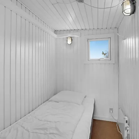 2 Bedroom In V Holiday home *